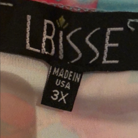 Beautiful floral dress - Picture 3 of 3